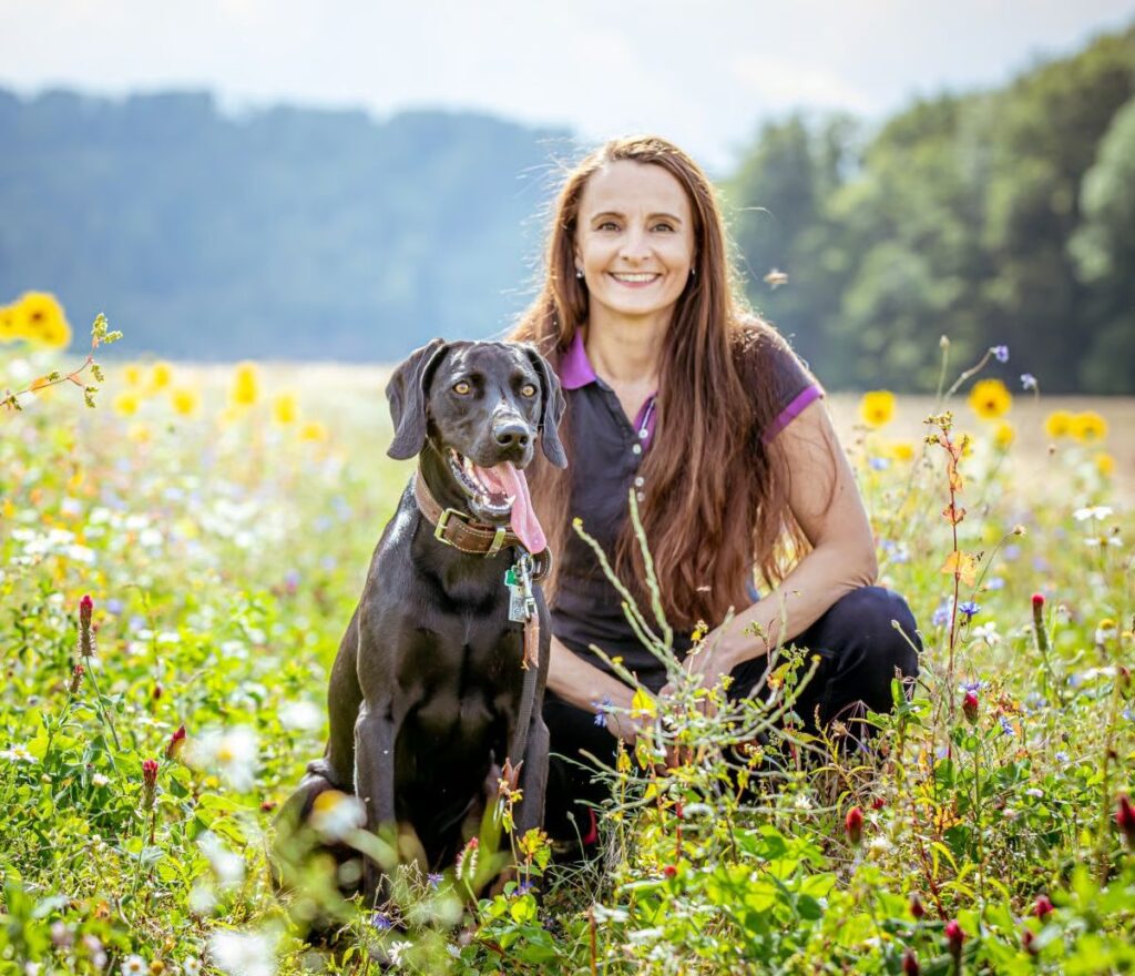 Hundeernährungsberaterin Anka Lux mit Hund